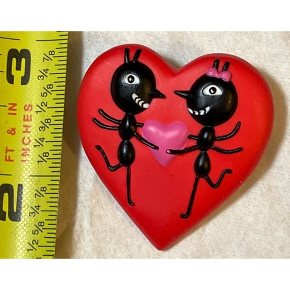 HALLMARK RED HEART LOVE BUGS VALENTINE LAPEL PIN - Picture 4 of 6